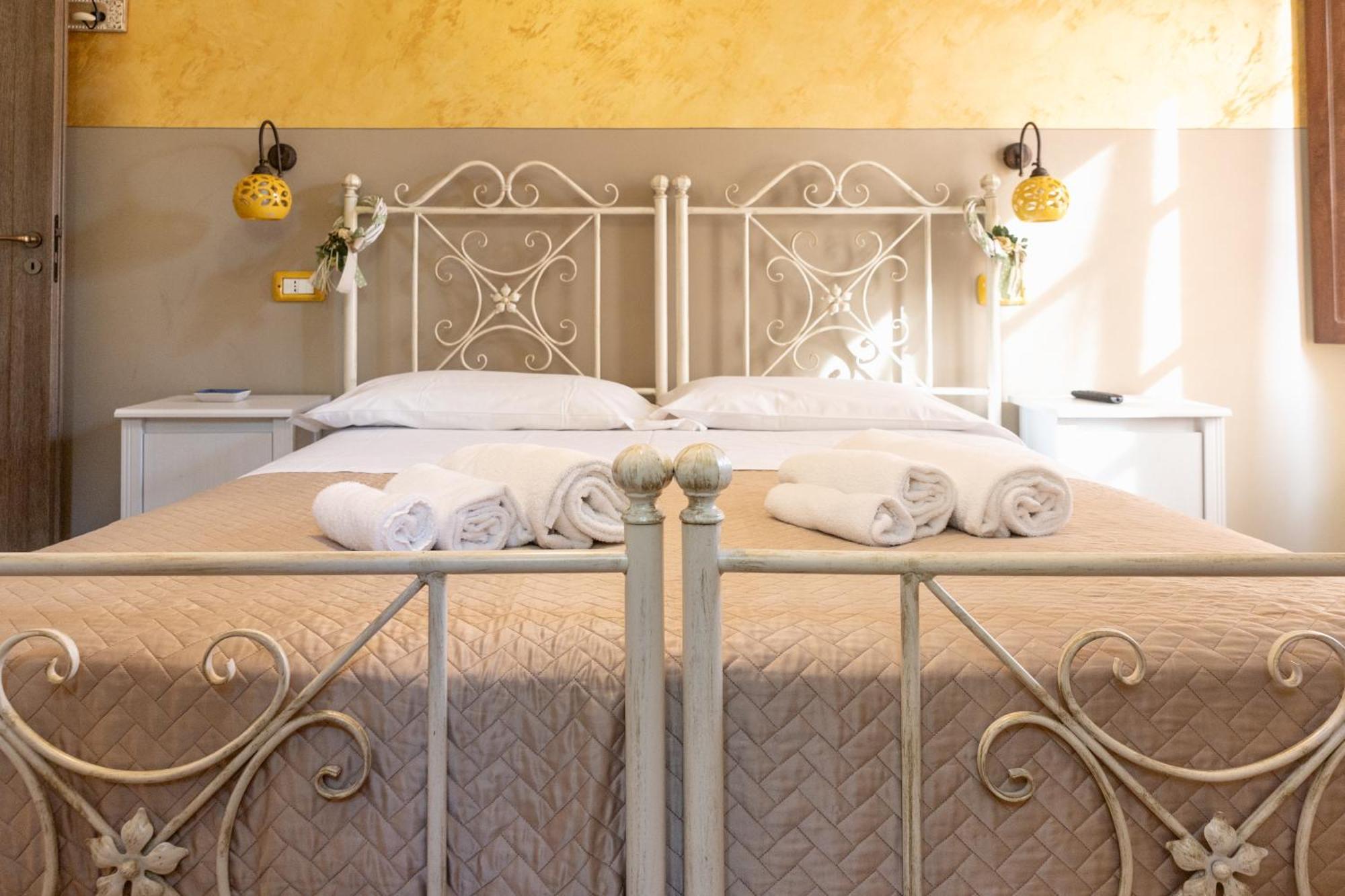 Domus Angeli Hotel Асизи Екстериор снимка